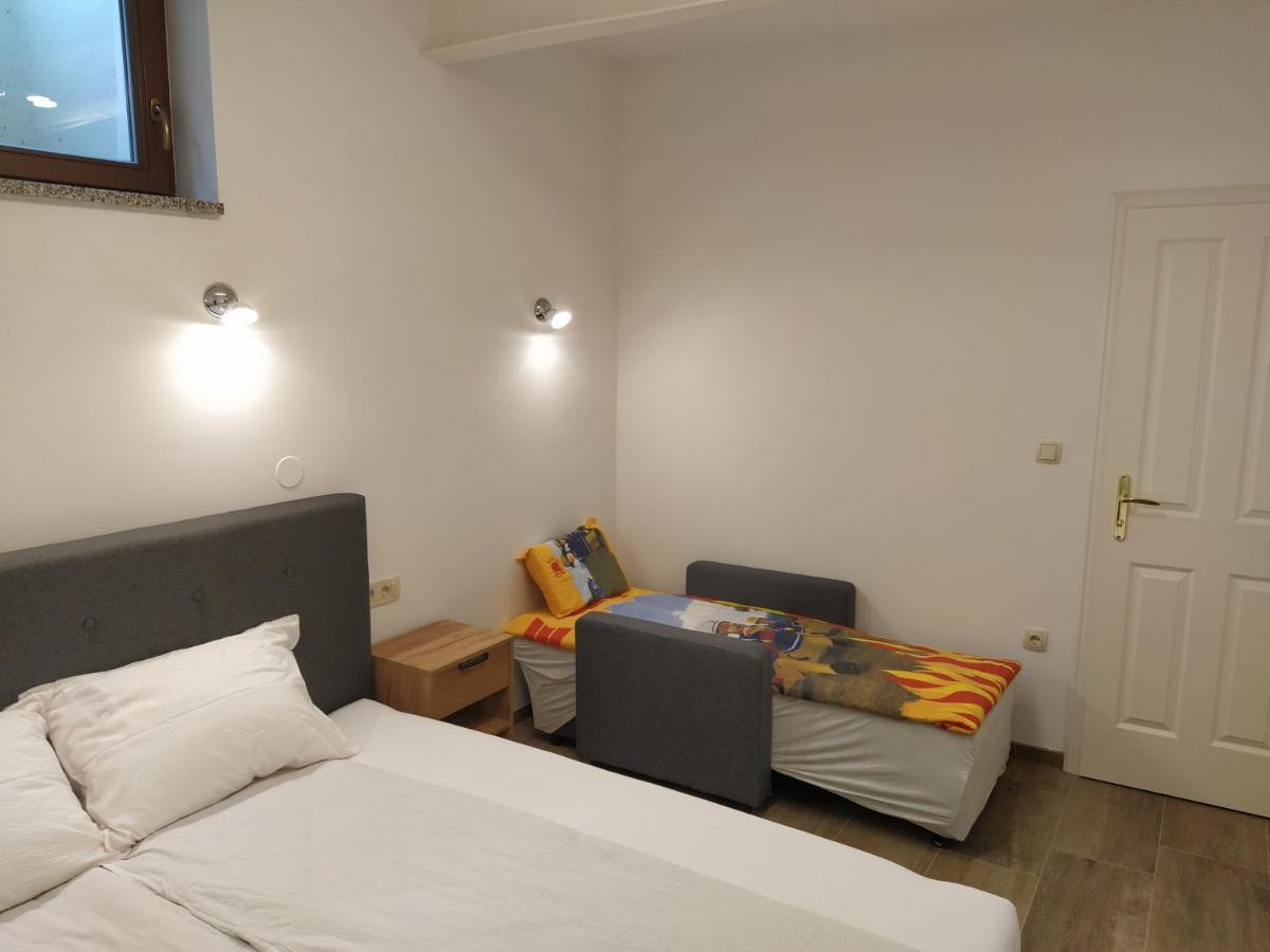 Apartmaji Maln Доленьське-Топлице Екстер'єр фото