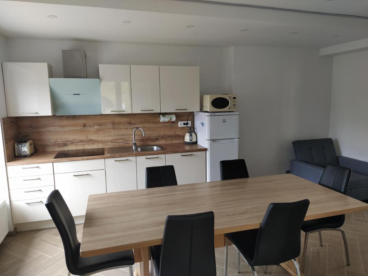 Apartmaji Maln Доленьське-Топлице Екстер'єр фото