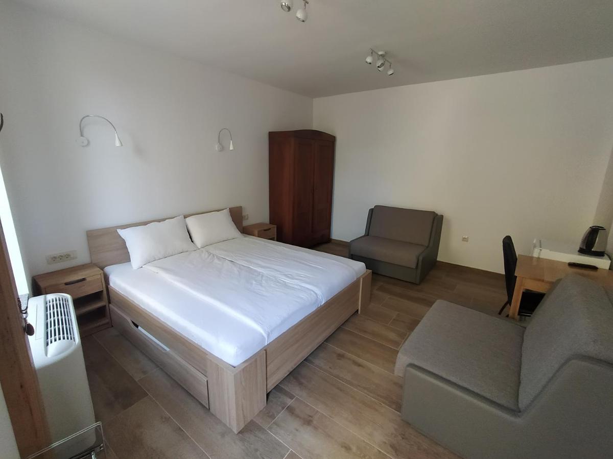 Apartmaji Maln Доленьське-Топлице Екстер'єр фото