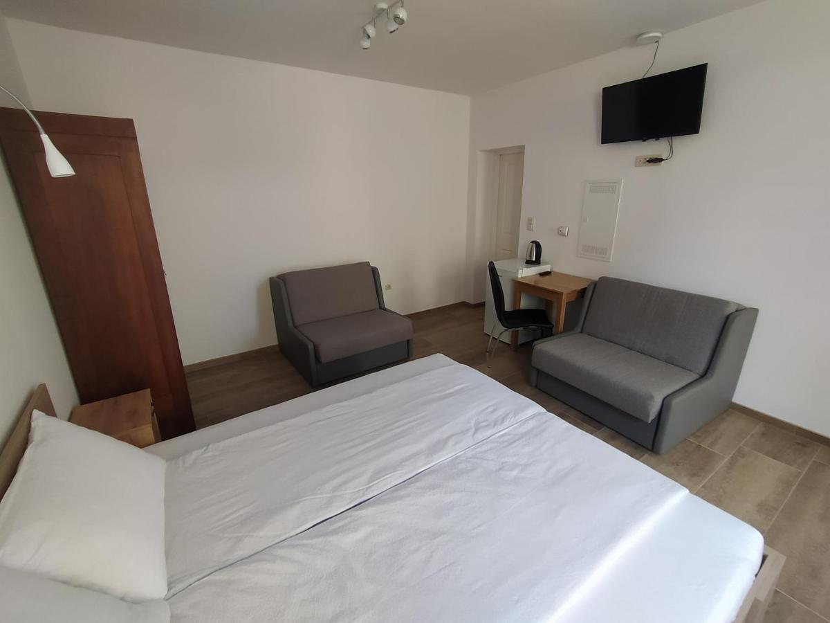 Apartmaji Maln Доленьське-Топлице Екстер'єр фото
