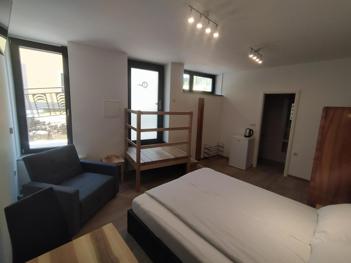 Apartmaji Maln Доленьське-Топлице Екстер'єр фото
